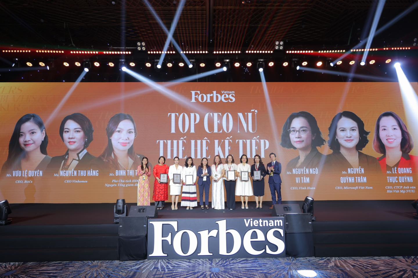 CEO VUS CHIA SẺ QUAN ĐIỂM LÃNH ĐẠO VÀ ĐƯỢC VINH DANH TẠI HỘI NGHỊ WOMEN’S SUMMIT CỦA FORBES VIỆT NAM